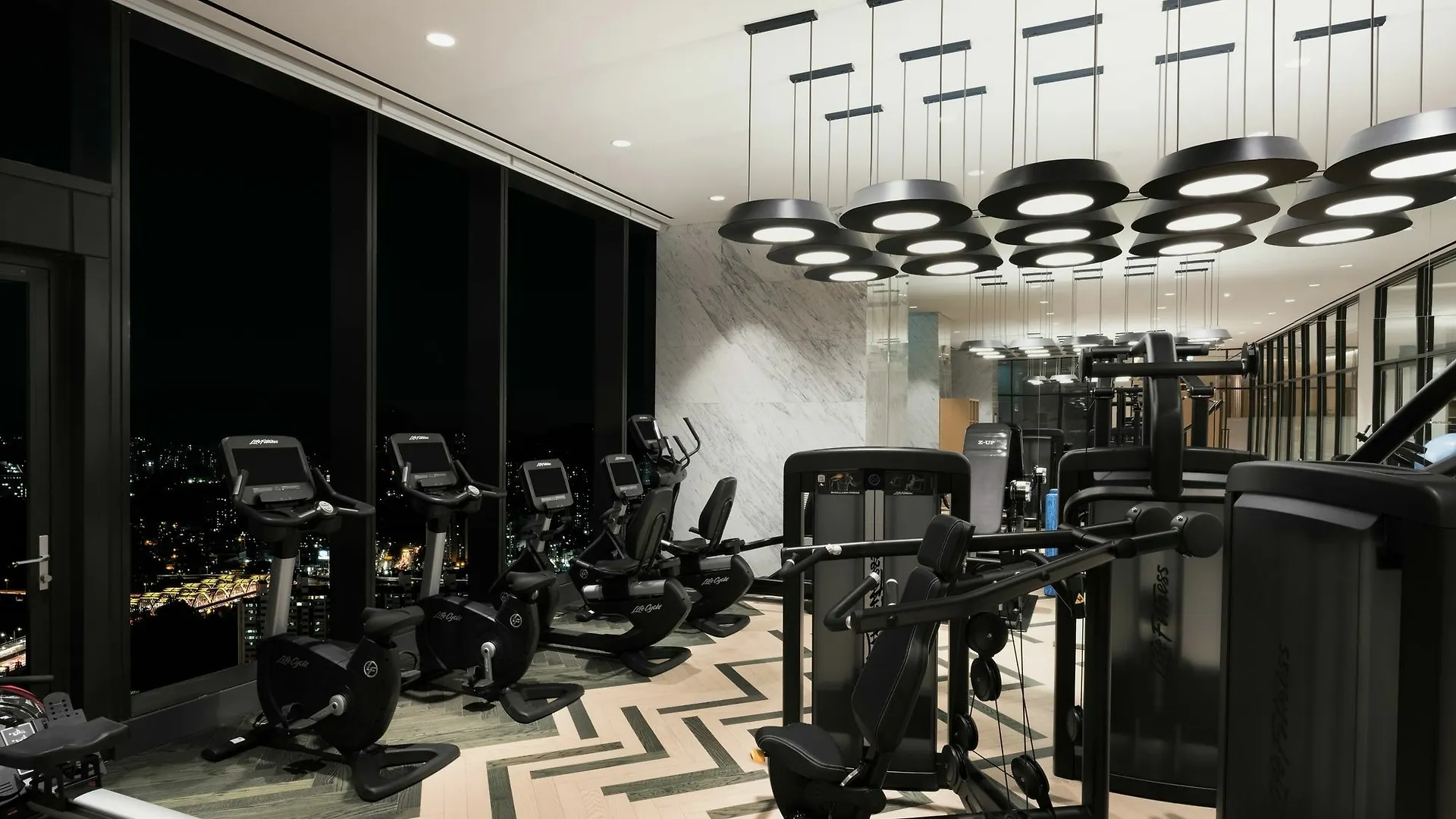Novotel Suites Ambassador Seoul Yongsan 5*,