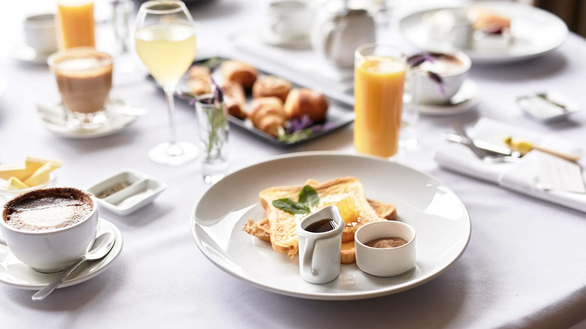 Отель Novotel Suites Ambassador Seoul Yongsan