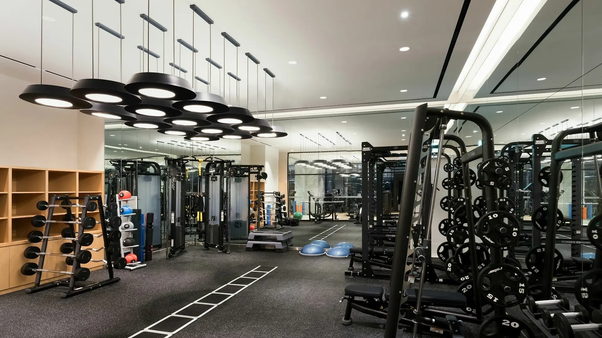 Отель Novotel Suites Ambassador Seoul Yongsan