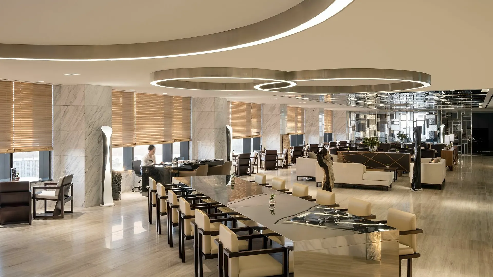 Отель Novotel Suites Ambassador Seoul Yongsan